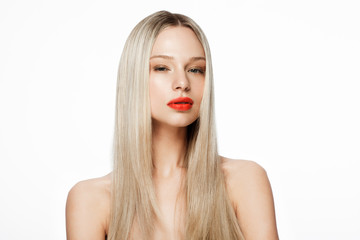 Naklejka premium Beauty portrait model with shiny blonde hairstyle