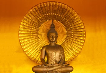 Crédence de cuisine en verre imprimé Bouddha Méditation de Bouddha d& 39 or avec un fond de couleur or.