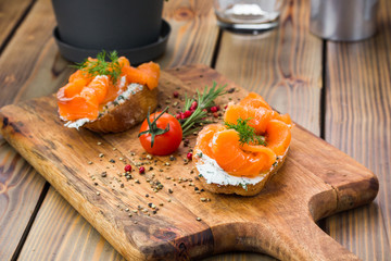 bruschetta with salmon