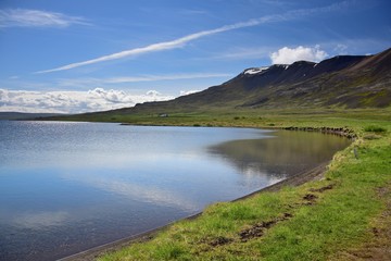 Icelandic scenery - lake Svinavatn with the mountain chain Svinadalsfjall in the northwest of Iceland near Blönduos