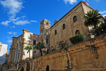Fototapeta na wymiar Palermo, la chiesa di Santa Maria dell'Ammiraglio - la Martorana e lSan Cataldo
