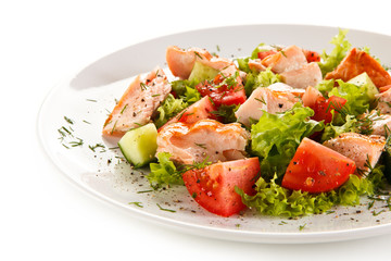Fish salad - grilled salmon and vegetables