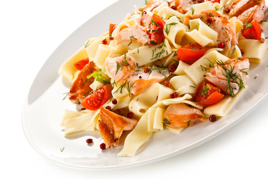 Pasta with salmon and vegetables