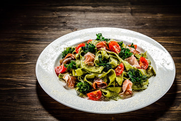 Pasta with smoked ham and collard
