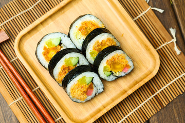 Laver rice sushi in bamboo plate