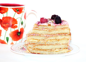 Berry cake with cream.