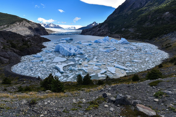 Fototapeta na wymiar Lake Grey and the Grey Glaciar in the Southern Patagonian Ice field, Torres del Paine National Park, Chile