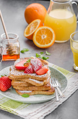 French toast with strawberries