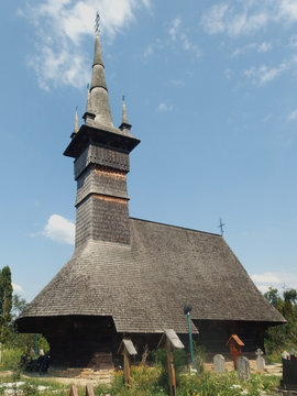 Rumunia, Maramuresz - zabytkoa cerkiew w Rogoz w Dolinie Izy