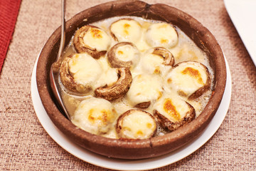 mushrooms baked with cheese