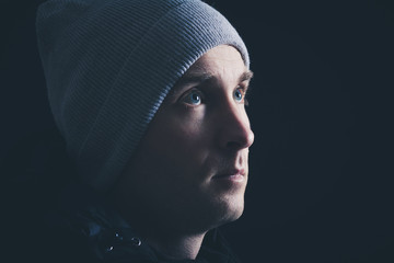 Portrait aux yeux bleus