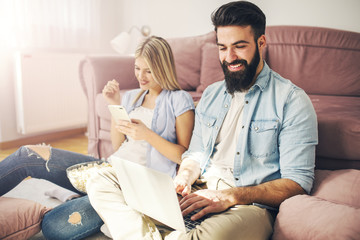 Obraz premium Couple at home