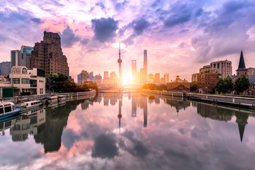 Fototapeta na wymiar Shanghai skyline and cityscape 