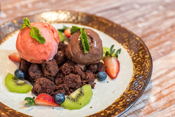 Chocolate brownie with gelato