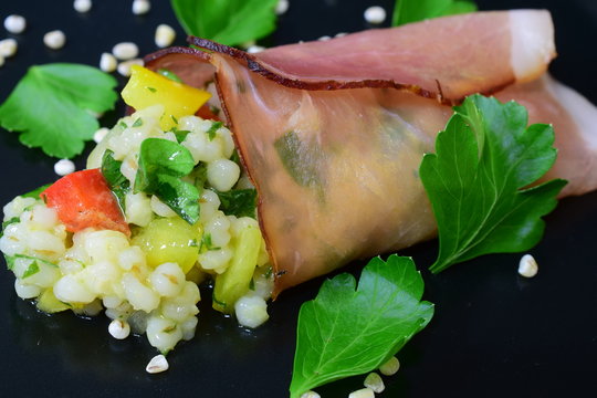 Graupensalat mit ger&auml;uchertem Schinken