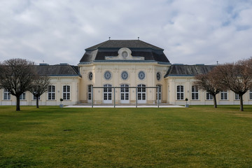 Fototapeta na wymiar Blauer Hof, Schloss Laxenburg, Garten, Nordost Ansicht