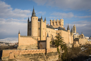 Fototapeta na wymiar Alcazar de Segovia nevado