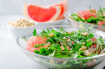 Grapefruit and arugula salad