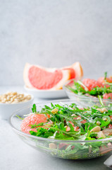 Grapefruit and arugula salad