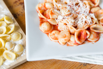 Orecchiette, pasta fatta a mano