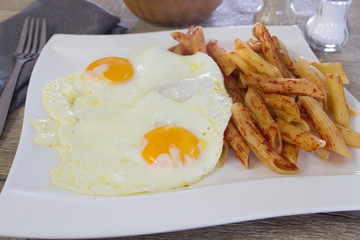oeufs et pâtes