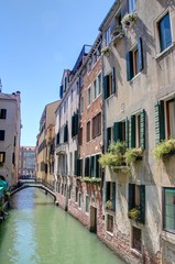 Fototapeta na wymiar Dans les rues de Venise