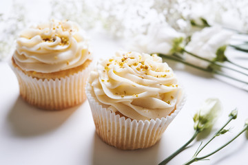 cupcakes and flowers