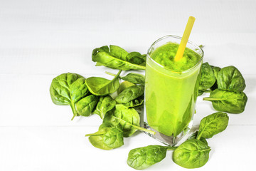 fresh green spinach smoothie cocktail drink