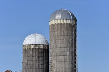 2 old silos in southern wisconsin