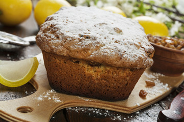 Lemon cake with sugar powder