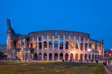 Fototapeta na wymiar Night at the Colosseum in Rome, Italy