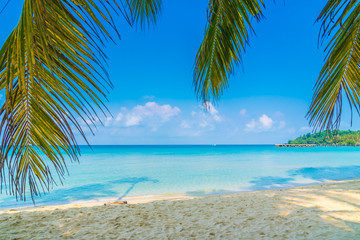 Obraz na płótnie Canvas Beautiful tropical beach and sea