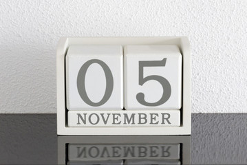 White block calendar present date 5 and month November