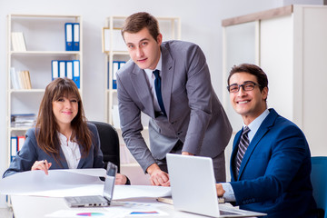 Obraz premium Business meeting with employees in the office