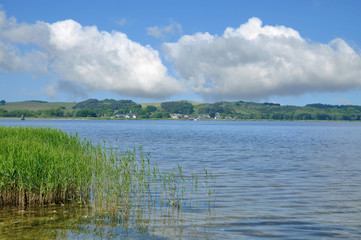 Blick auf den Urlaubsort Gross Zicker mit den Zickerschen Alpen im Hintergrund,Mönchgut,Biosphärenreservat Süd-Ost Rügen,Ostsee,MVP,Deutschland