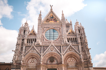 Fototapeta na wymiar Metropolitan Cathedral of Saint Mary of the Assumption in Siena