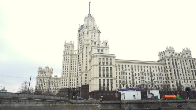 Sightseeing tour on the Moscow river 