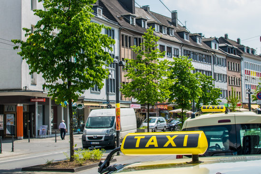 Taxi in der Innenstadt Solingen