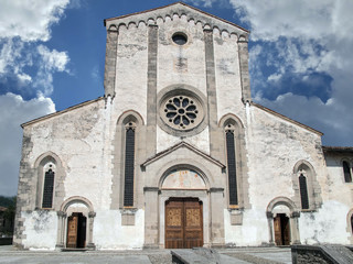 Fototapeta na wymiar Abbazia Cistercense di Follina - Facciata di Santa Maria, detta Sanavalle, Treviso