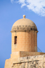 Fototapeta na wymiar Wachturm, Festungsmauer, Valletta, Malta