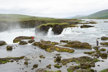 Landschaft rund um den Goðafoss - Wasserfall in Nord-Island