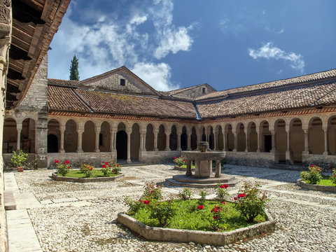 Abbazia Cistercense di Follina, Chiostro interno