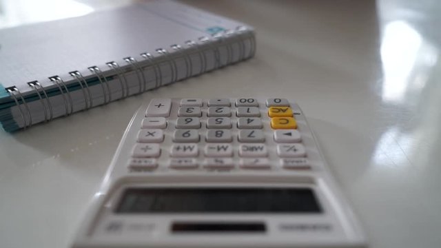 Calculation calculator and pen letter
