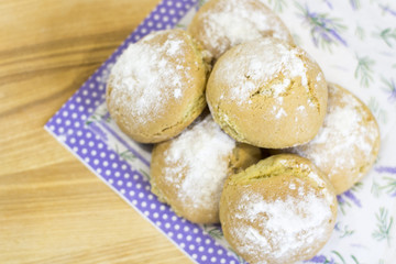 Bread. Bake (baking). Fresh rolls with sprinkling