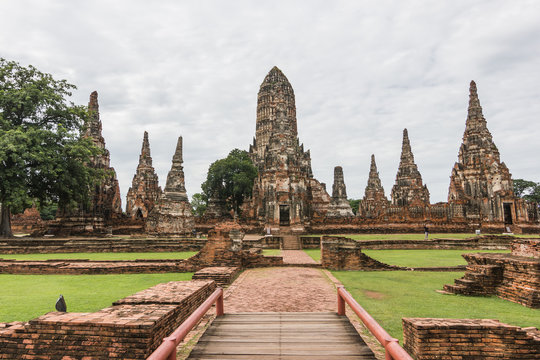 Wat Chaiwatthanaram is a Buddhist temple in the city of Ayutthaya Historical Park, Thailand, Current is a tourist attraction.