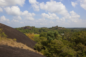 Obraz premium Beautiful Sri Lanka landscape with rocks and trees