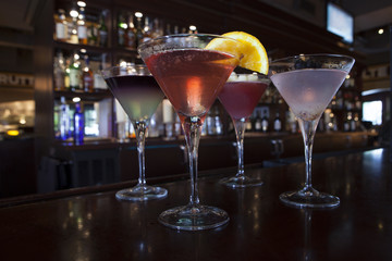 DRINKS ON THE BAR 