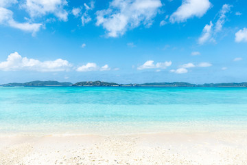 Sommer, Sonne, Strand und Meer im Sommerurlaub auf Okinawa, Japan