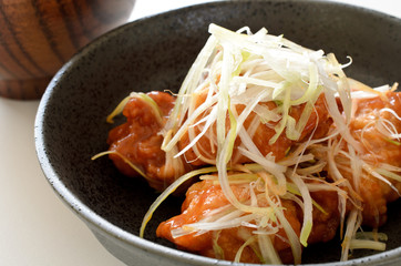 鶏の唐揚げ　チリソースがけ