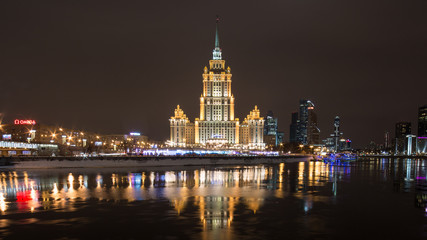 Fototapeta na wymiar The Stalinist skyscraper of the hotel Ukraina in Moscow